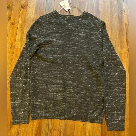 Calvin Klein v neck sweater - Picture 2 of 6